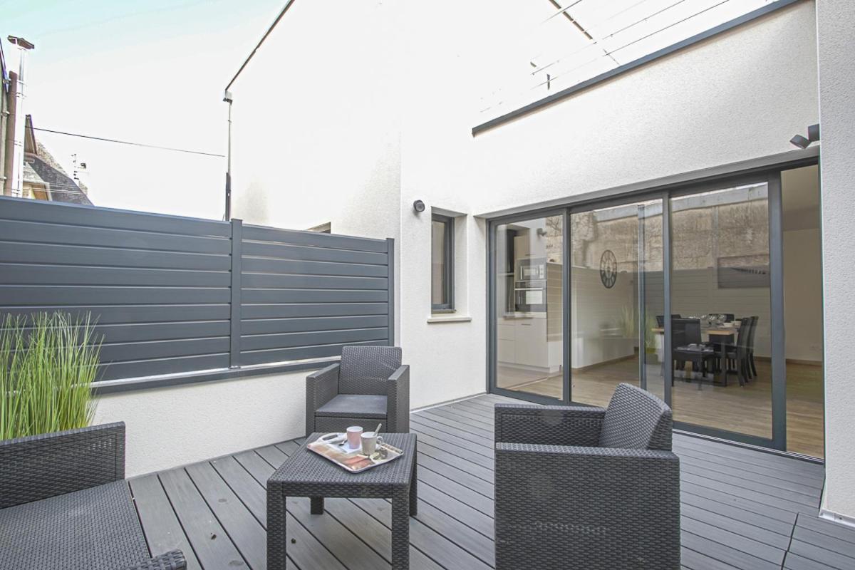 Quijote, Maison Moderne Avec Terrasse A *